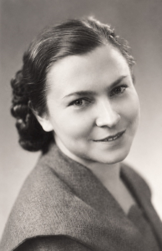 File:Üppis, Gertrud (foto Leemet Nurmik, allikas Eesti Rahva Muuseum).jpg